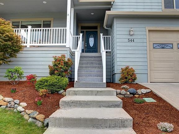 3rd image of 544 N Heights Dr