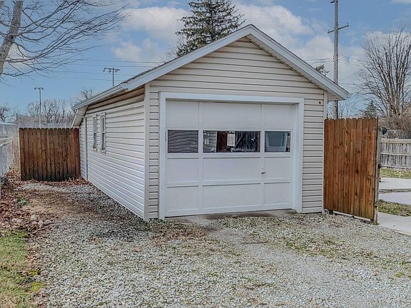 5th image of 508 E Spring St