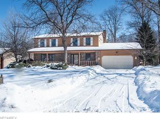 5727 Forest Dr, Willoughby, OH 44094