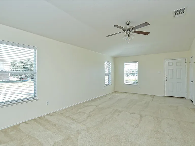 811 Encinita Dr — Photo 8