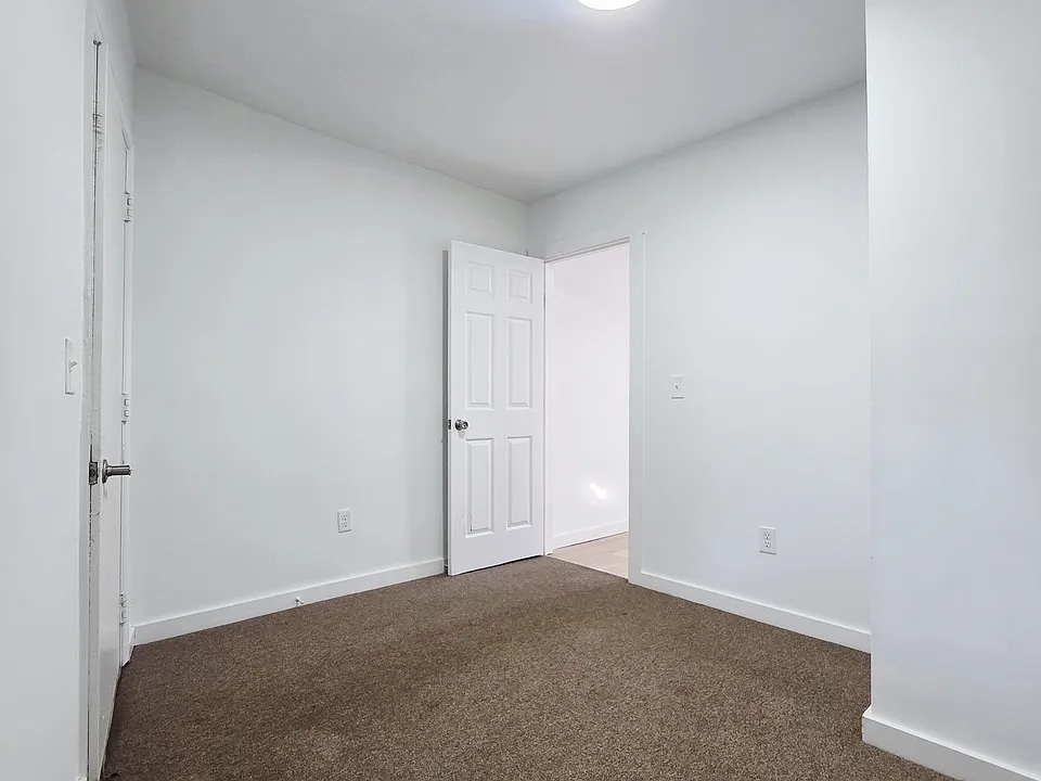 4 S 4th St #8