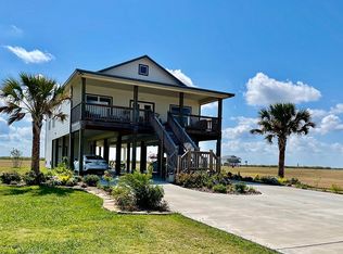 3019 Palm Coast Ln, Palacios, TX 77465