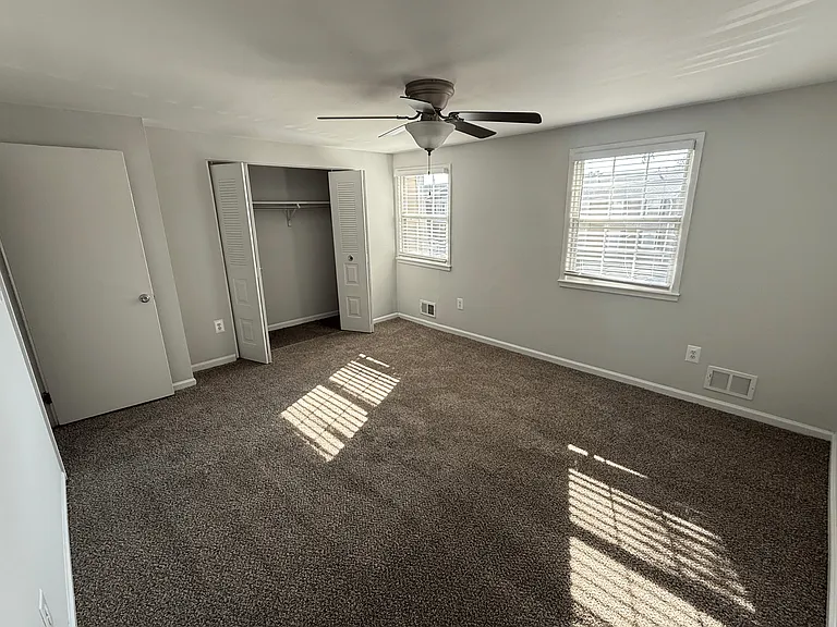 Longview — Photo 240