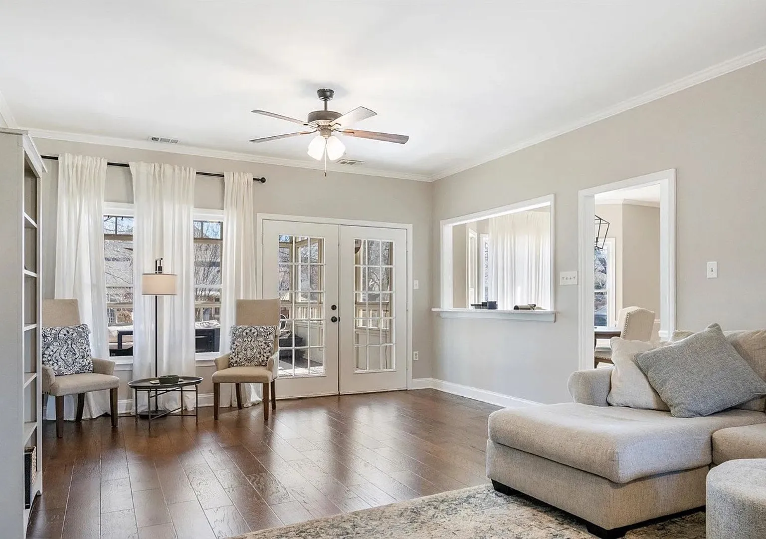 Colonial Style Collierville Home located off Collierville-Arlington Road near W Poplar Avenue. La... — Photo 4