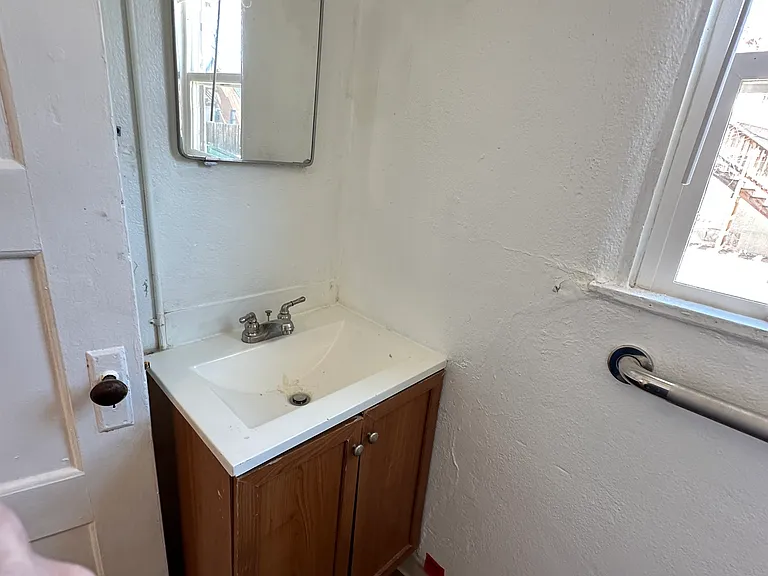 215 N Orchard Ave #5 — Photo 9