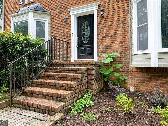 4th image of 2659 Ashley Dr S