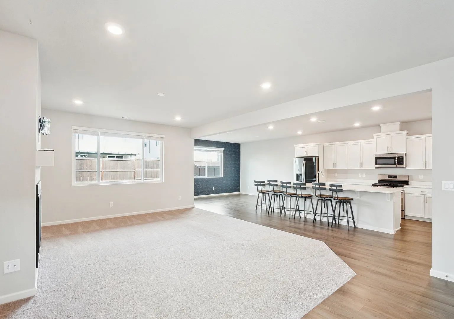 4 bed, 3.0 bath, 2533 sqft, $3,295 — Photo 3