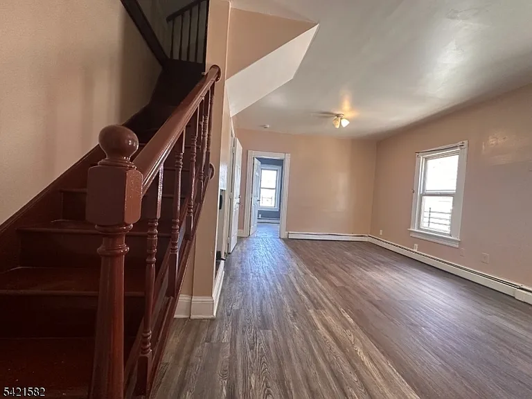 748 Trumbull St #2 — Photo 7