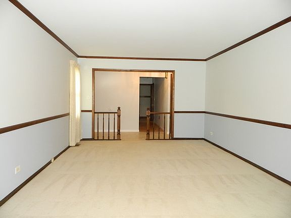 4th image of 4015 Victoria Dr