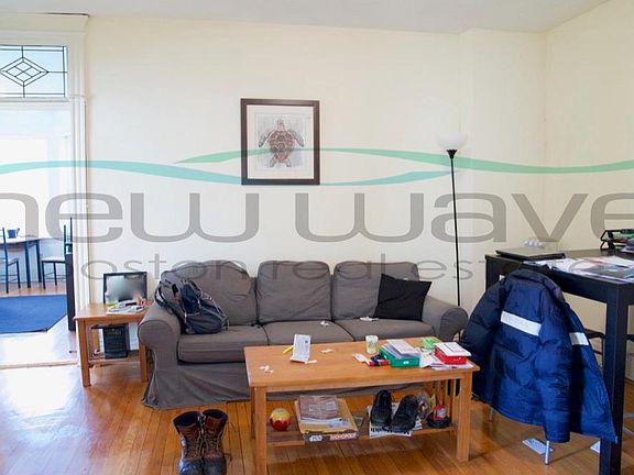 5th image of 110 Queensberry St #10