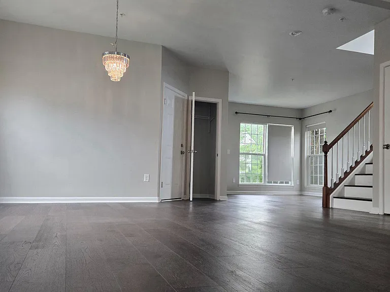 7811 New Ascot Ln — Photo 8