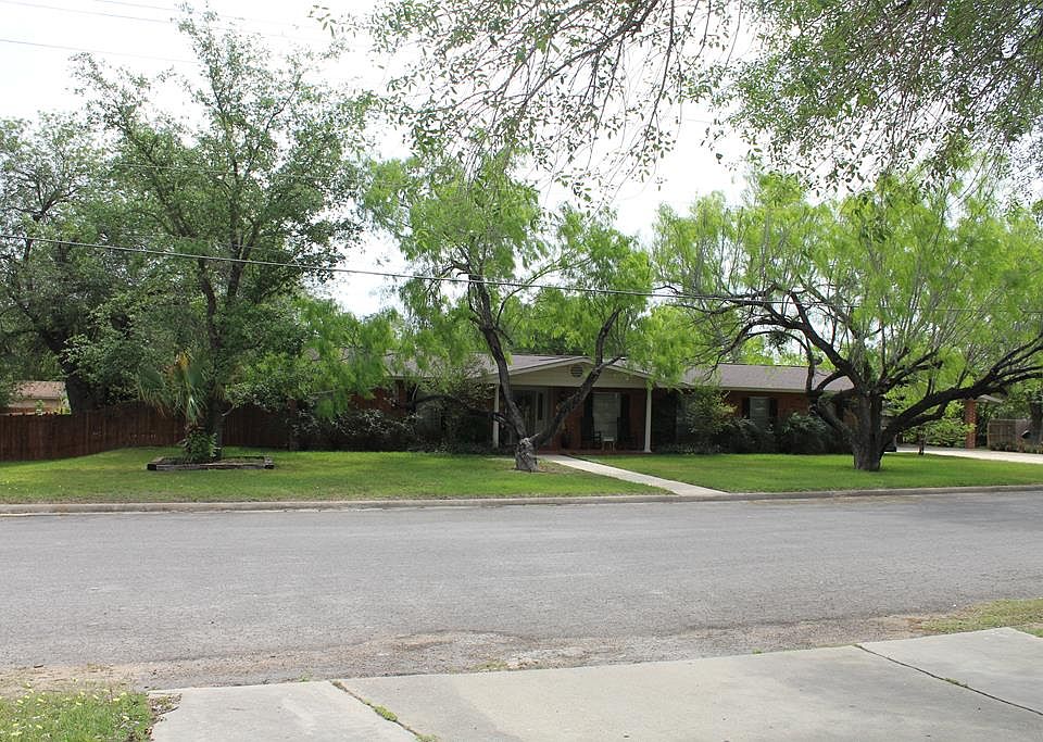 1st image of 607 S 8th St