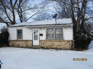 723 E Woodlawn St, Clinton, IL 61727