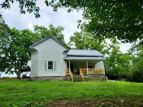 36 Old Highway 31 E, Bethpage, TN 37022