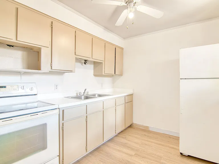 5657 E 28th St #5657 — Photo 5