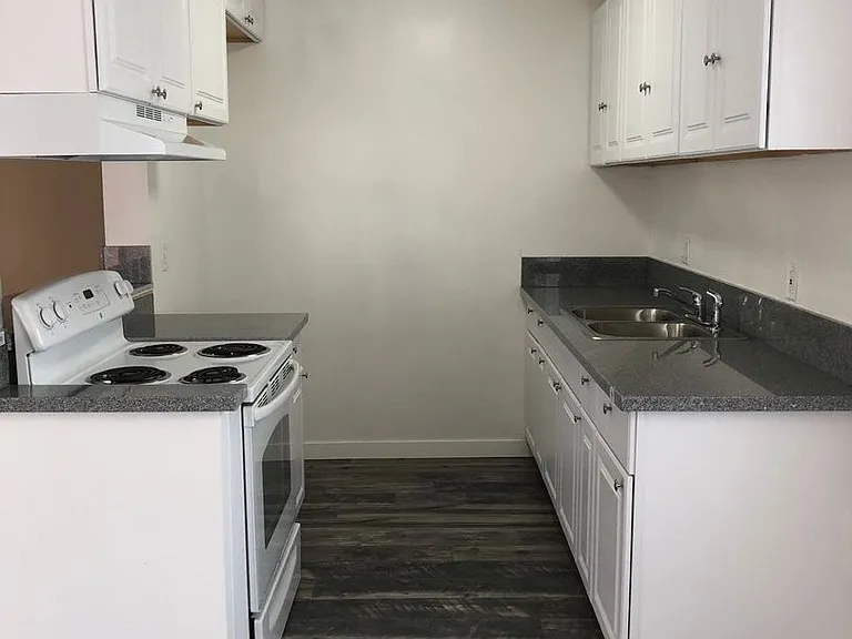 650 Linden Ave — Photo 10