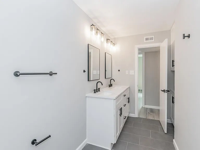 4015 Crown Shore Dr — Photo 40