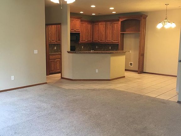 Living Room/Kitchen/Dining Area