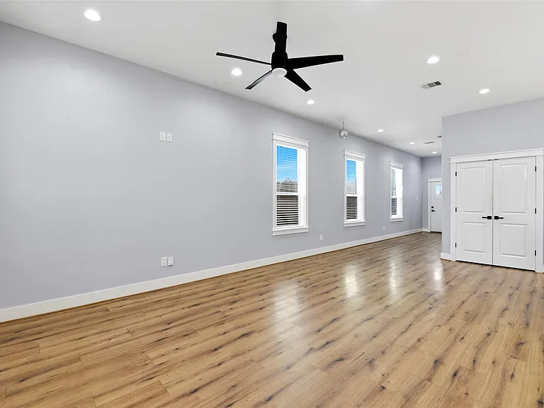 6476 Tc Jester Blvd — Photo 10