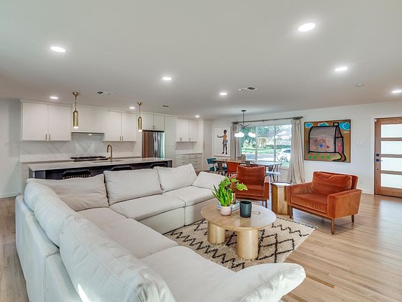 5th image of 6232 Crestmont Dr