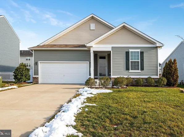 445 Town Run Ln, Stephens City, VA 22655