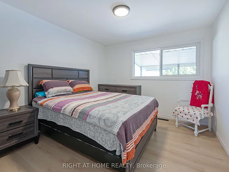 69 Alayne Cres — Photo 16