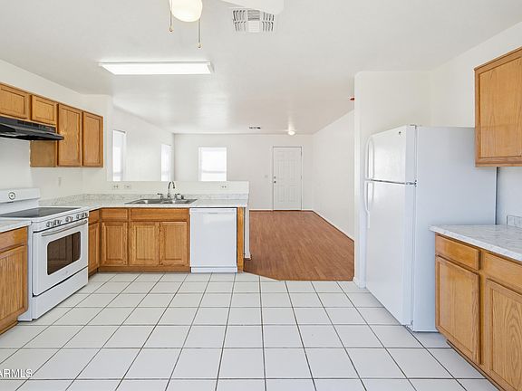 4th image of 2534 W ROESER Road