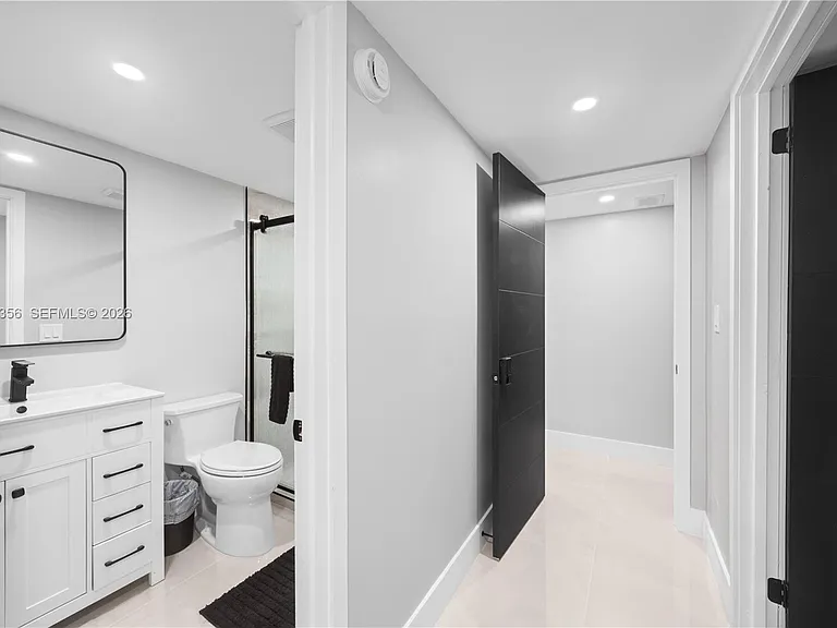 2302 S Cypress Bend Dr #306 — Photo 7