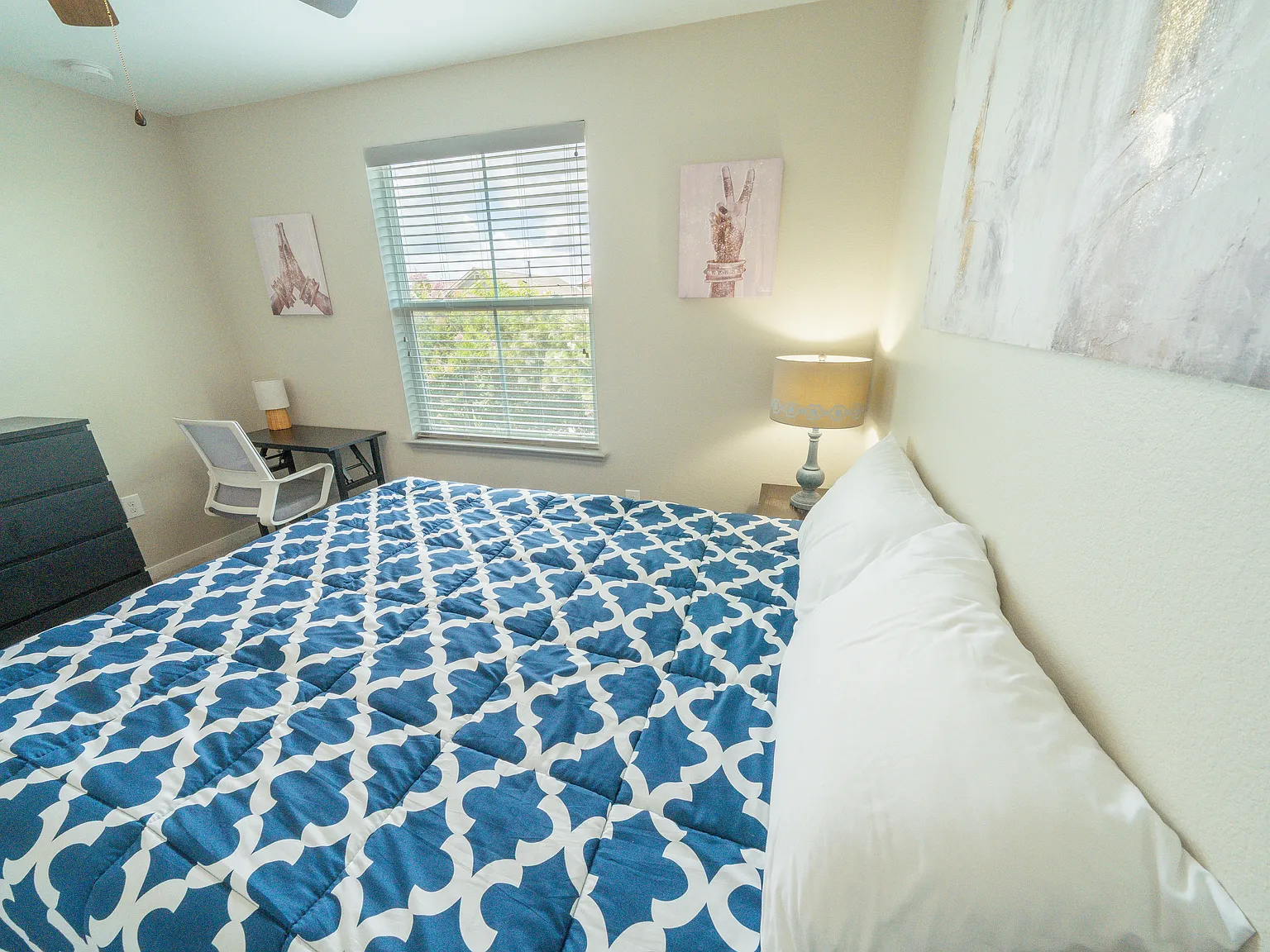 3 bed, 2.5 bath, 1708 sqft, $950 — Photo 1
