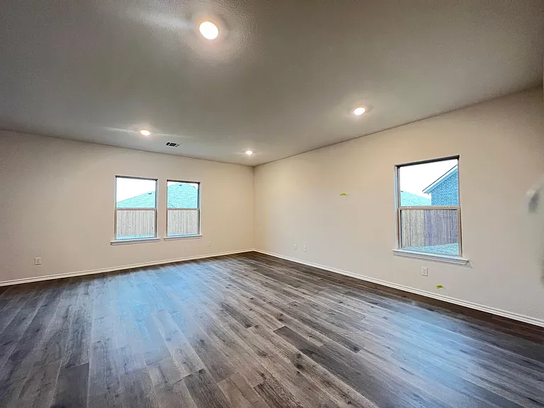 329 Sage St — Photo 7