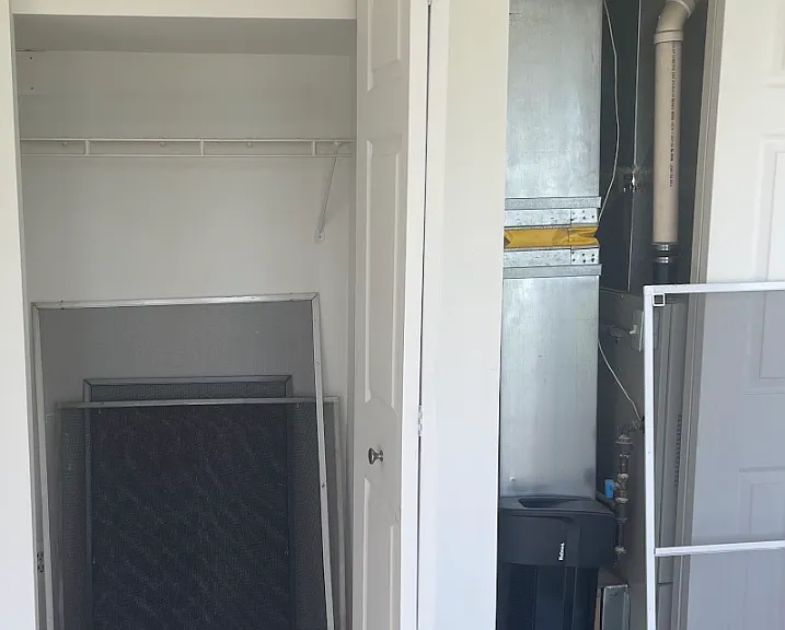 Closet space in the 4-seasons room