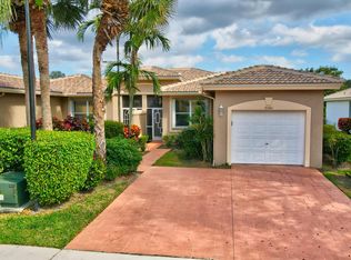 9740 Crescent View Dr S, Boynton Beach, FL 33437