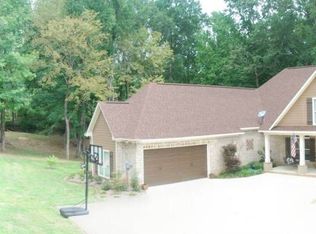 1018 Bentwood Dr, New Albany, MS 38652