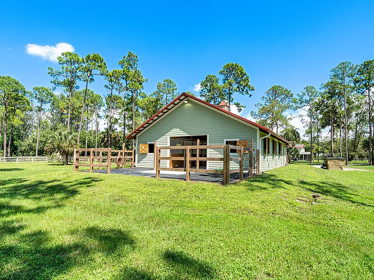 1835 Stallion Dr #STALLS — Photo 22