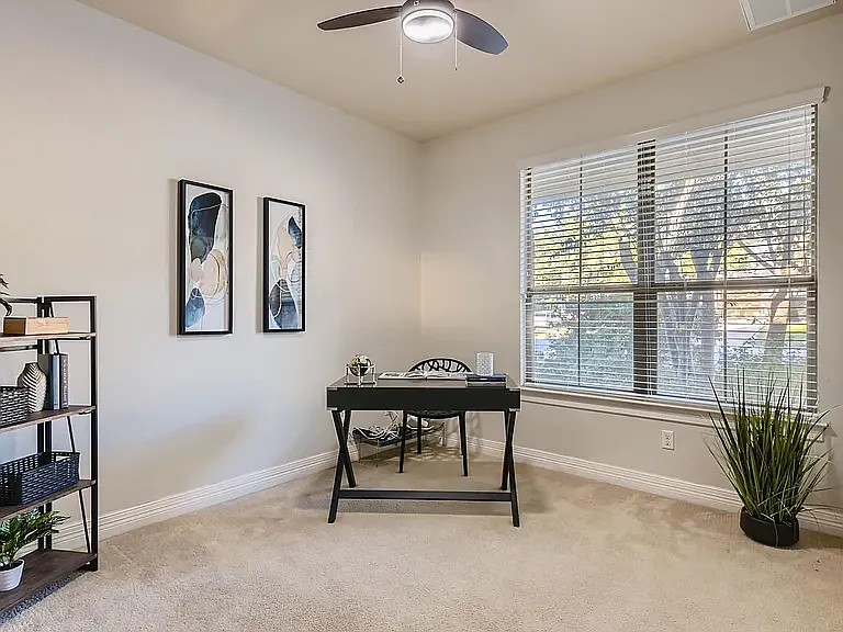 1817 Crown Dr — Photo 29