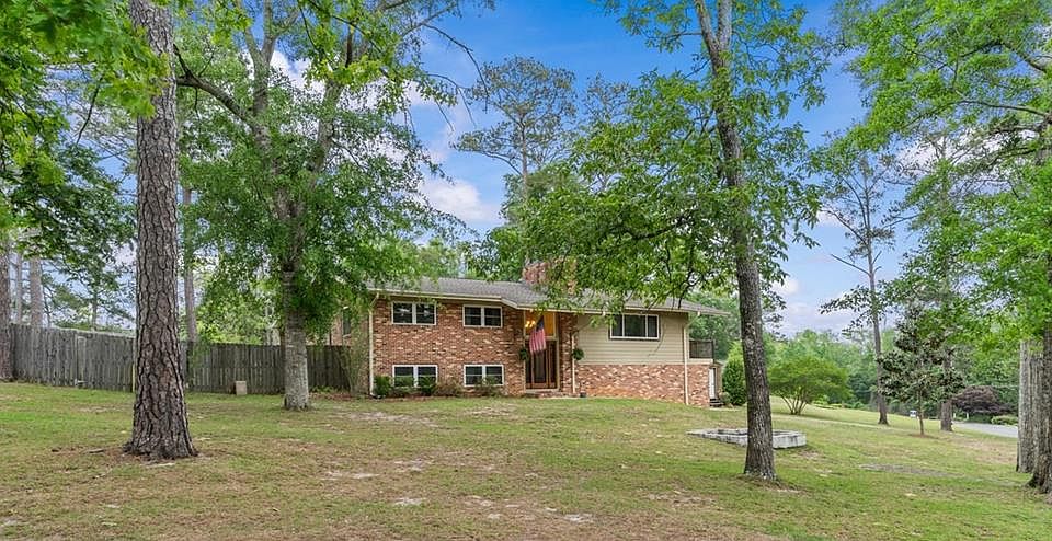 1st image of 208 Holly Hill Rd