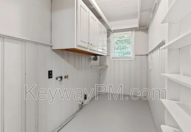 133 Belair Rd — Photo 8