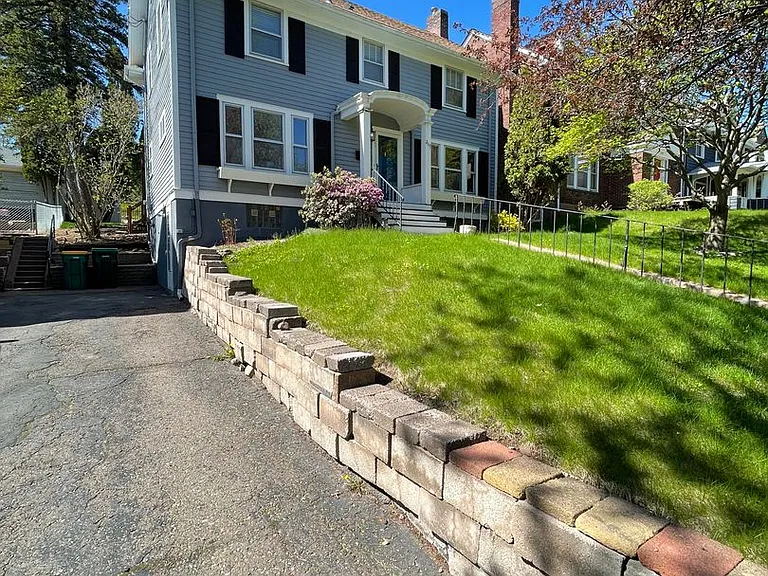 2117 E 2nd St — Photo 2