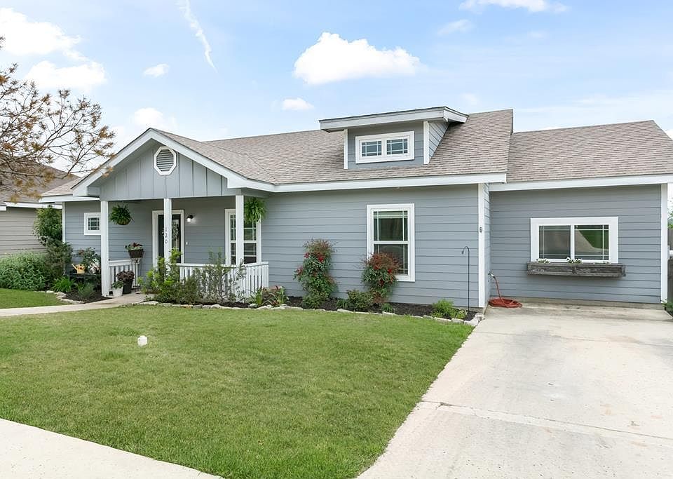 1st image of 120 Ivy Ln
