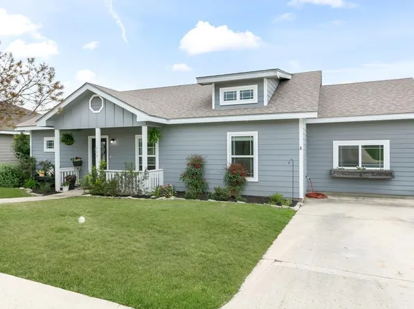 120 Ivy Ln, Kerrville, TX 78028