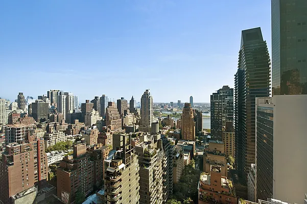 Sold by Nest Seekers International | media 9