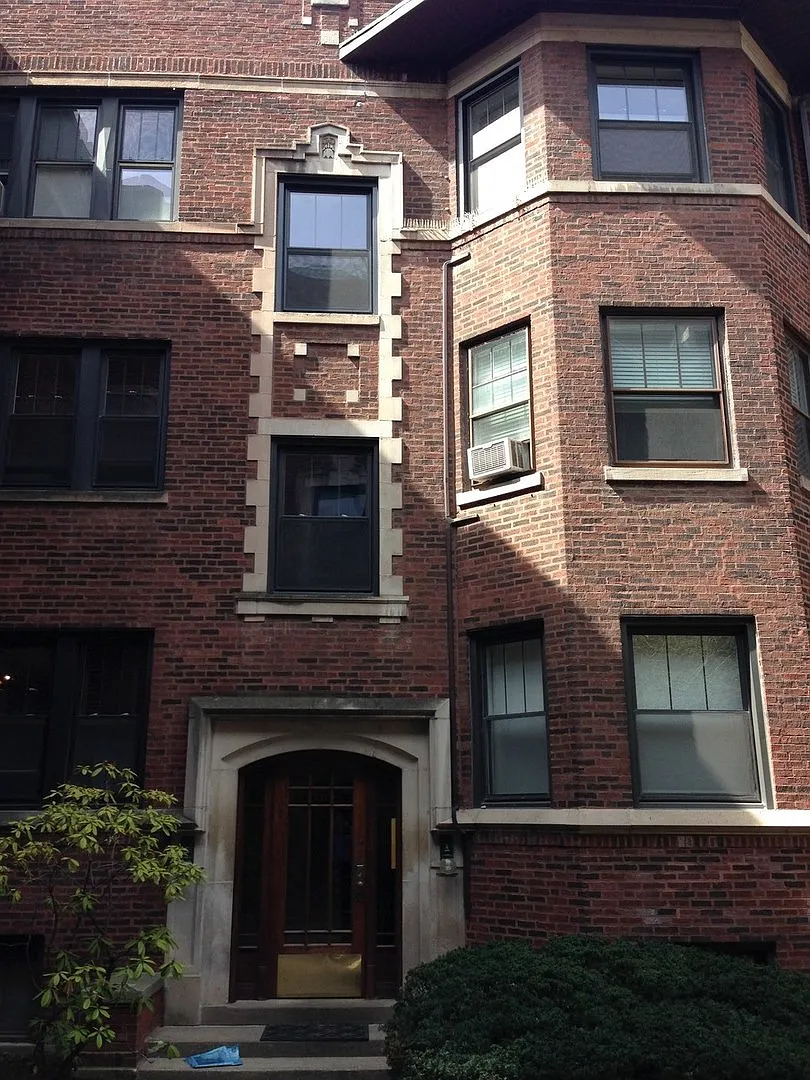 W Brompton Ave, Chicago — Photo 1