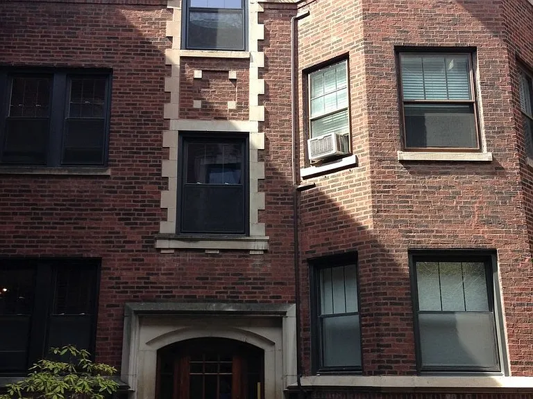 W Brompton Ave — Photo 1