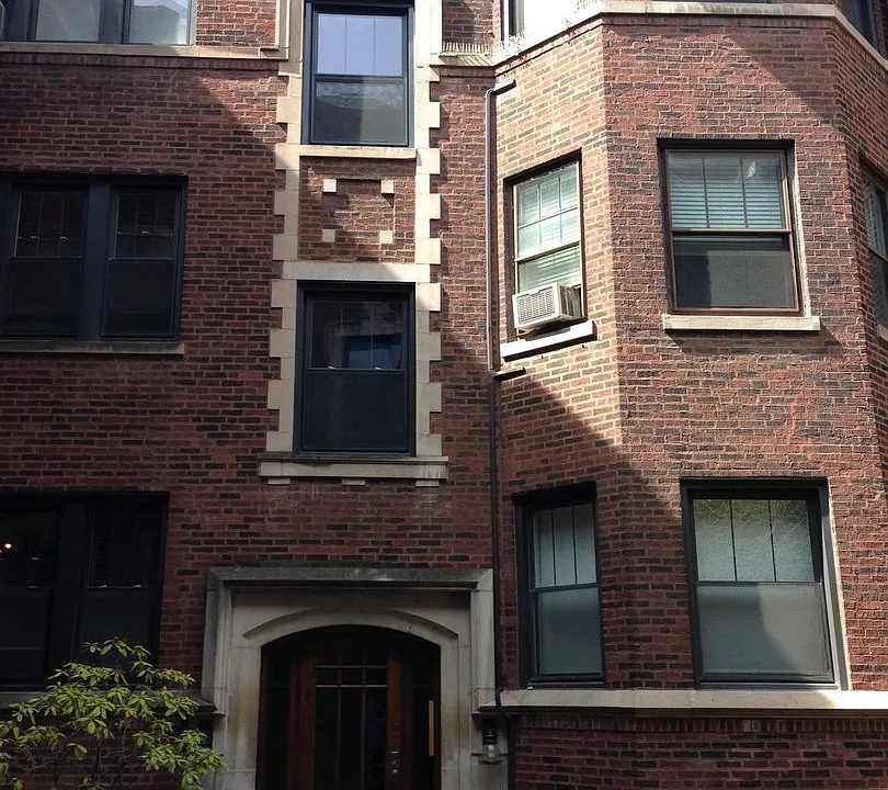 W Brompton Ave