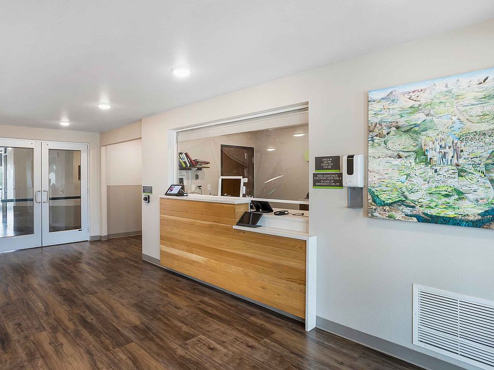 Lobby and Guest Check-in