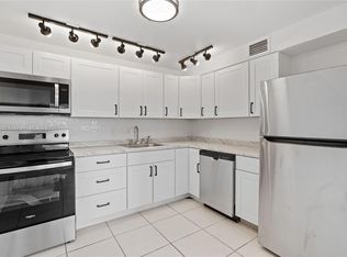 302 Wellington E #302-C, West Palm Beach, FL 33417