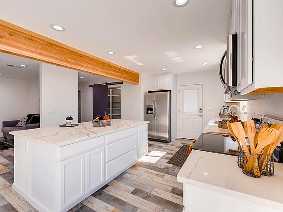 5th image of 2313 W De Palma Cir