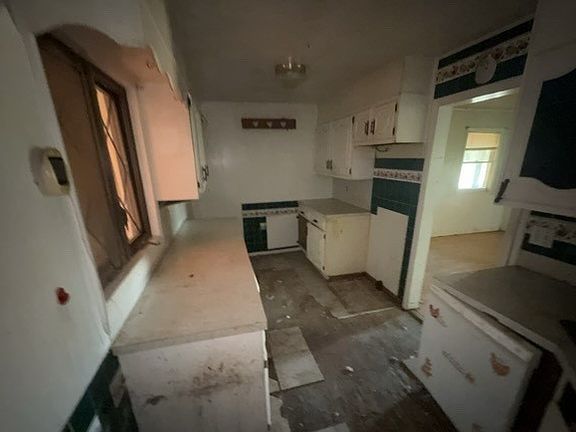 3rd image of 200 W Goldmine Rd