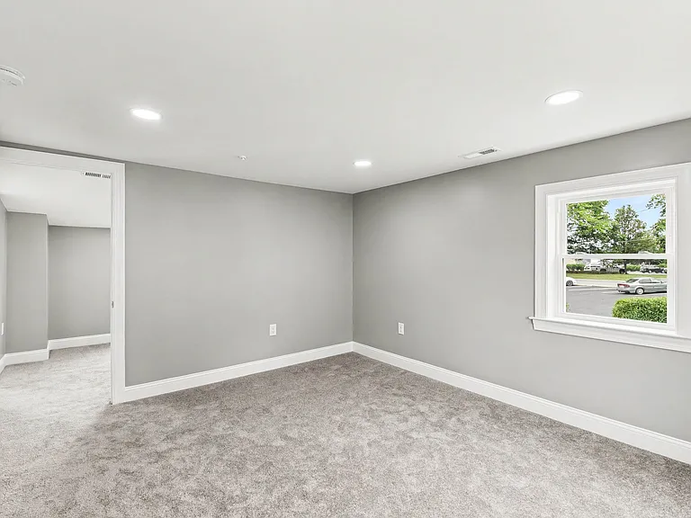 20 Walnut St — Photo 14