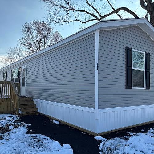 1st image of 27 Crestwood Dr #124